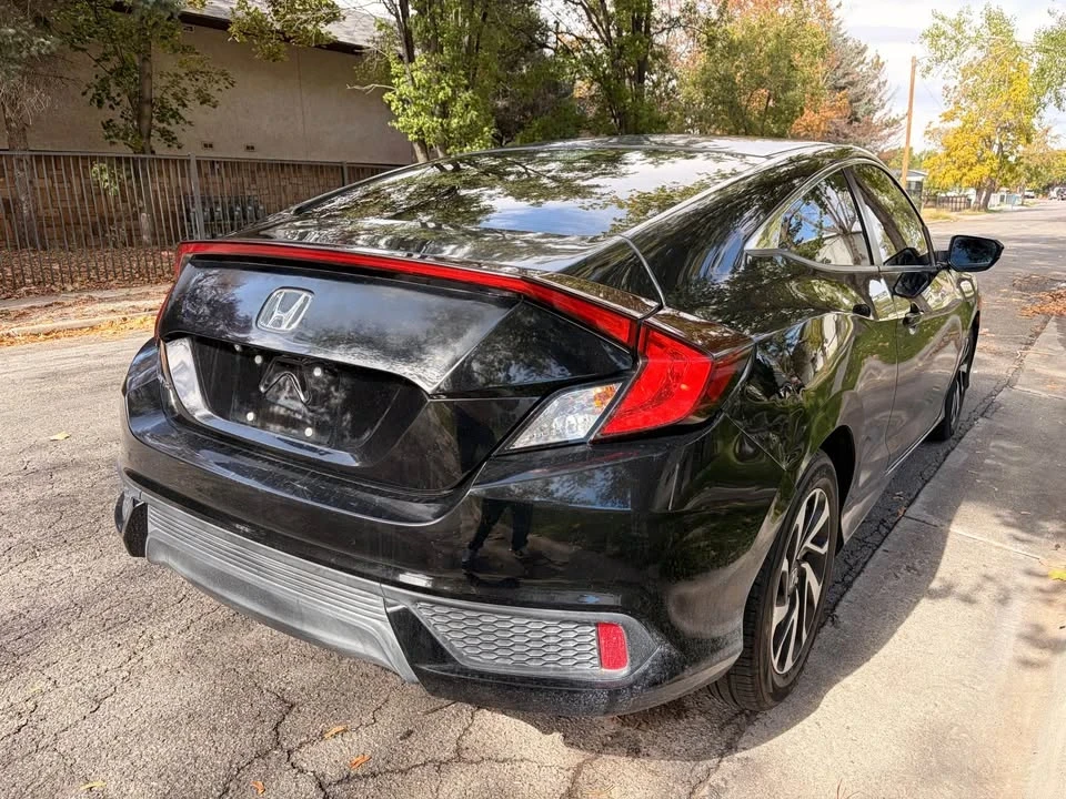 2017 Honda Civic 10th Gen - Image 8 of 15
