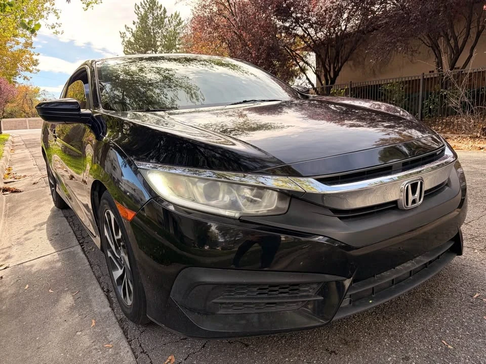 2017 Honda Civic 10th Gen - Image 2 of 15