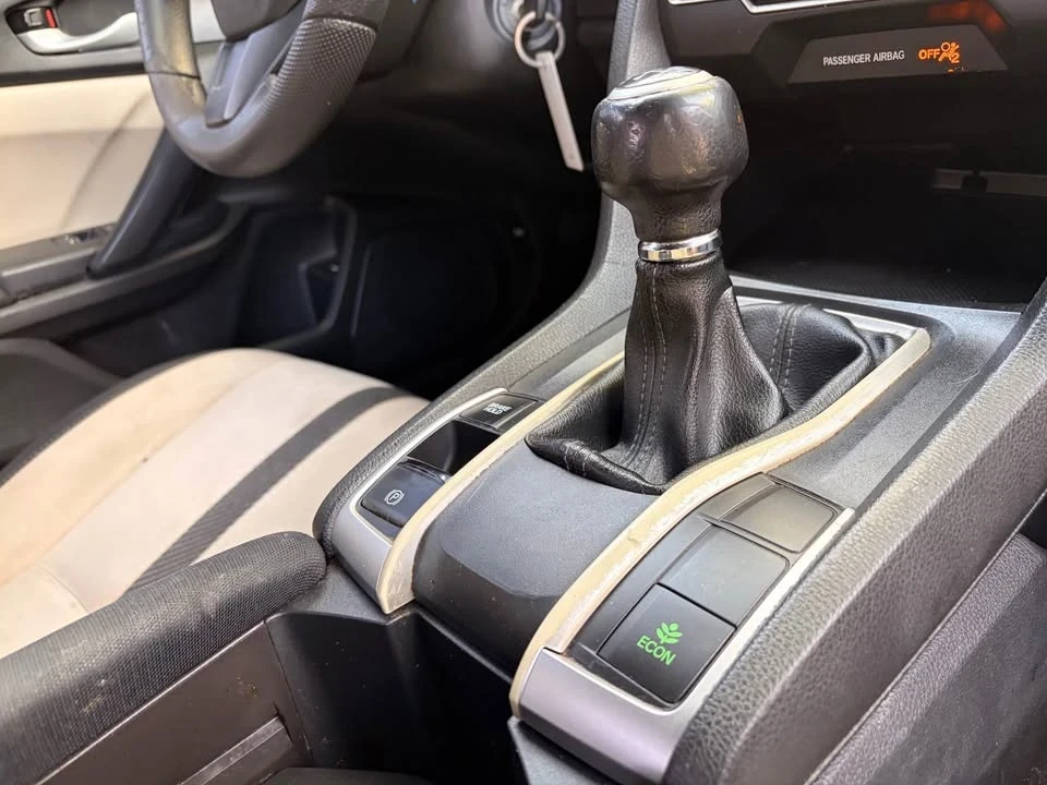 2017 Honda Civic 10th Gen - Image 6 of 15
