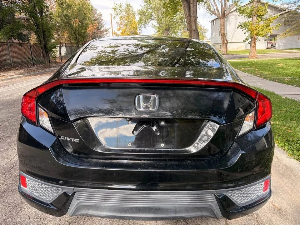 2017 Honda Civic 10th Gen - Image 9 of 15