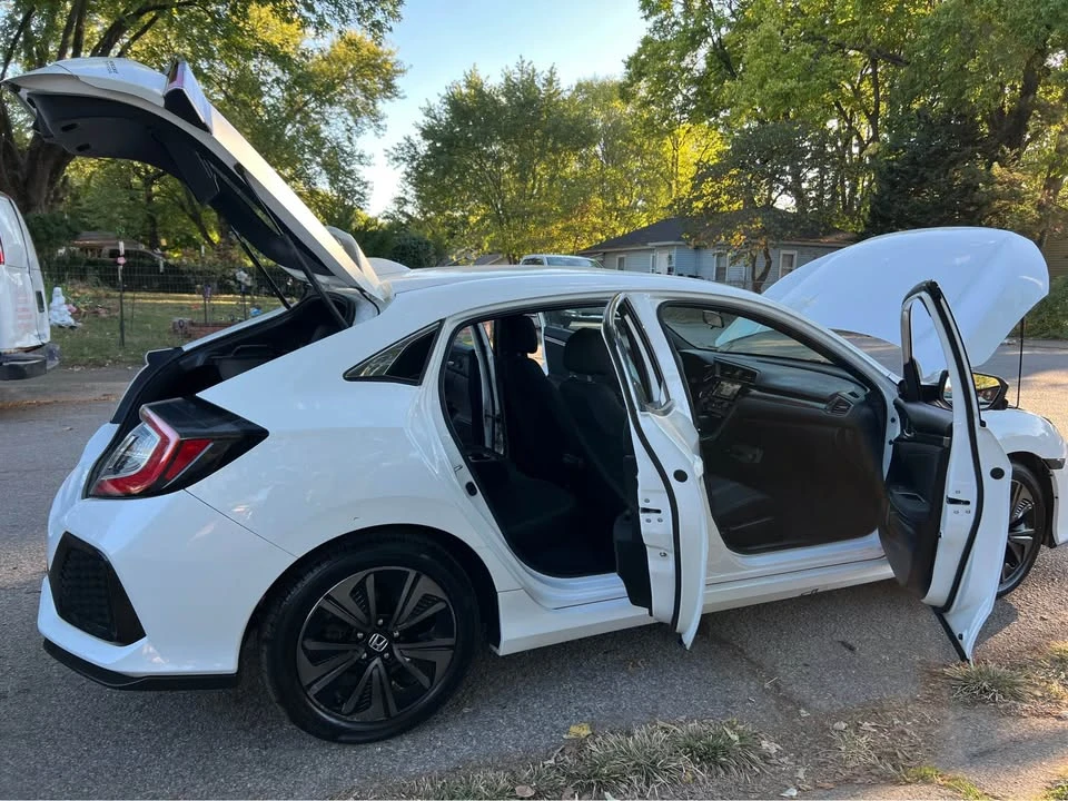 2017 Honda Civic 10th Gen - Image 5 of 19