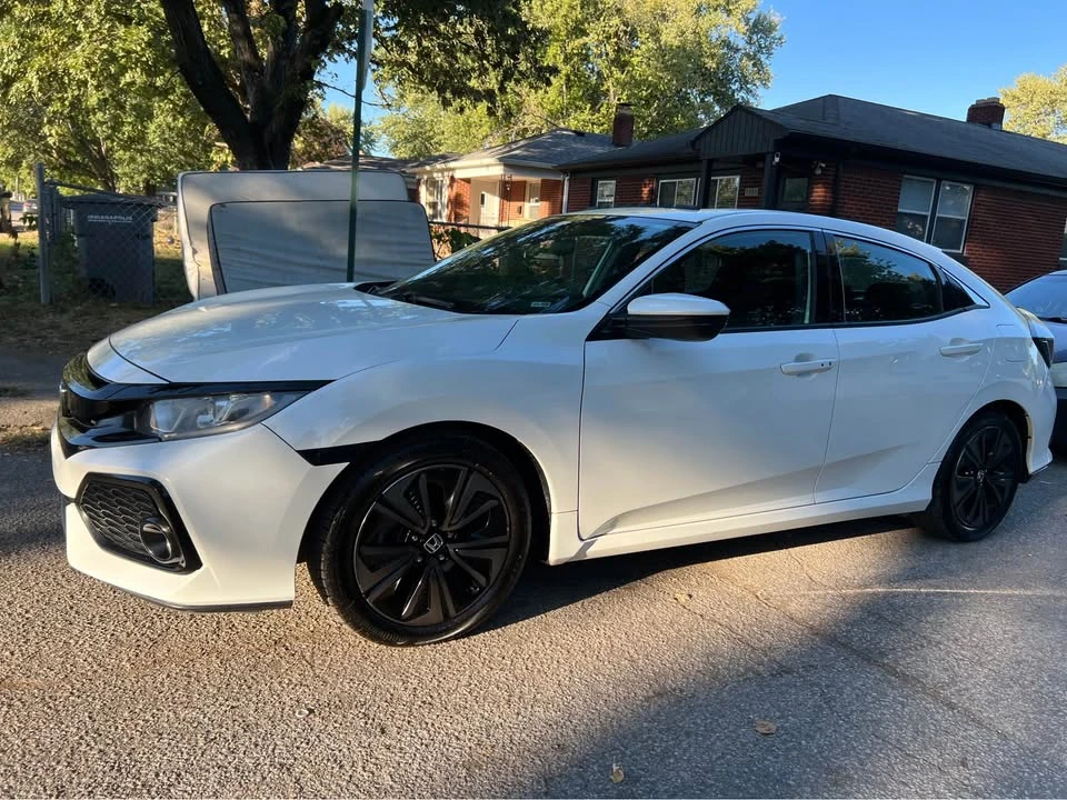 2017 Honda Civic 10th Gen - Image 11 of 19