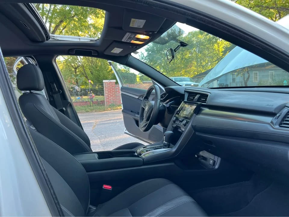 2017 Honda Civic 10th Gen - Image 6 of 19