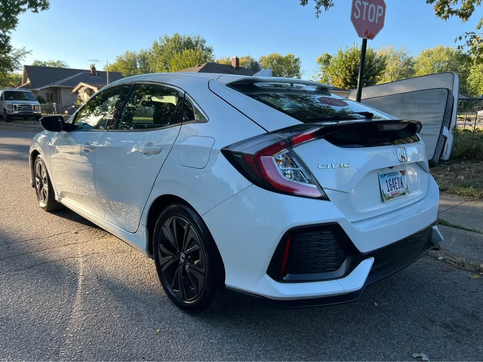2017 Honda Civic 10th Gen - Image 13 of 19