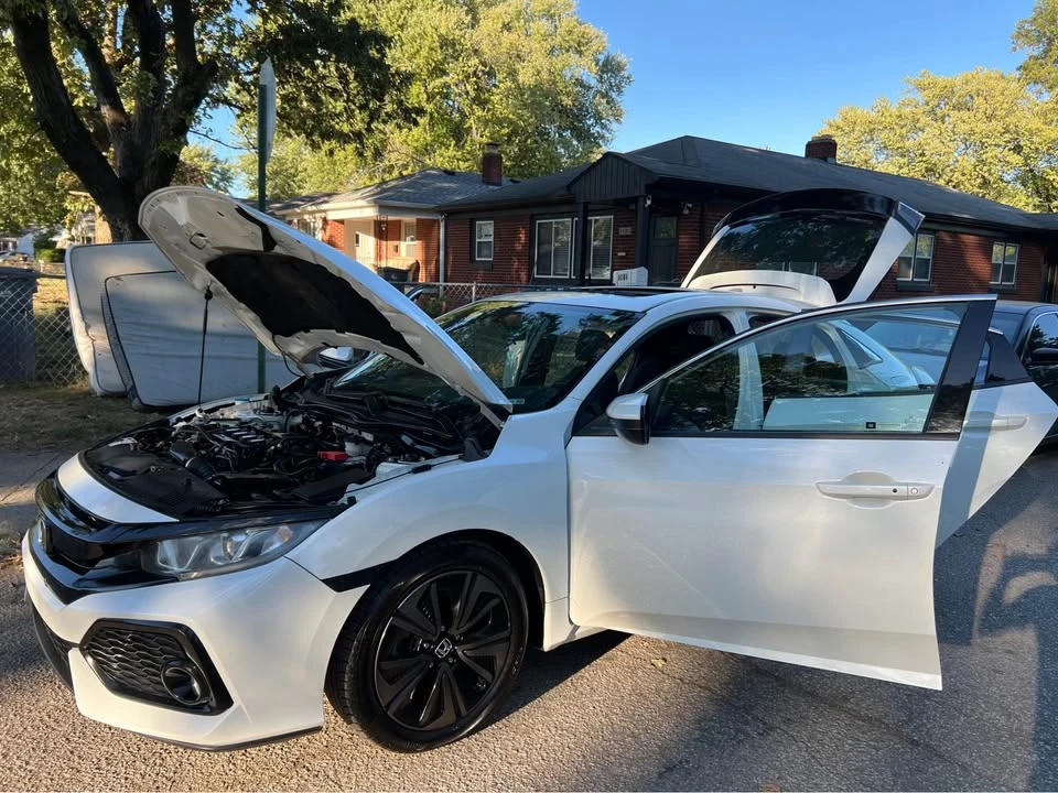 2017 Honda Civic 10th Gen - Image 2 of 19