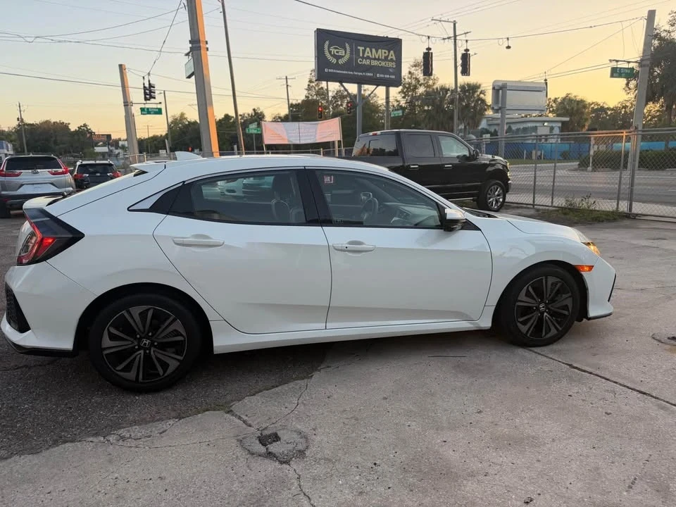 2017 Honda Civic 10th Gen - Image 7 of 17