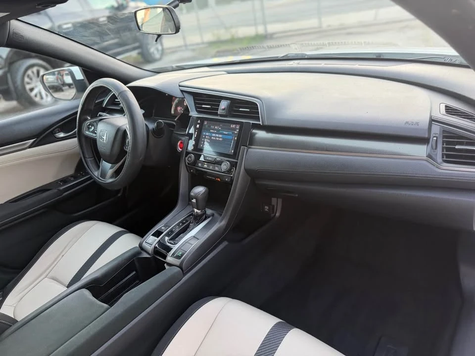 2017 Honda Civic 10th Gen - Image 15 of 17