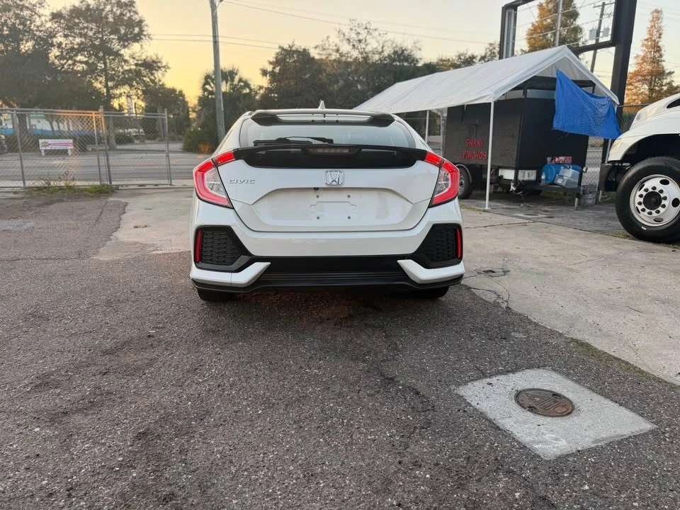 2017 Honda Civic 10th Gen - Image 5 of 17
