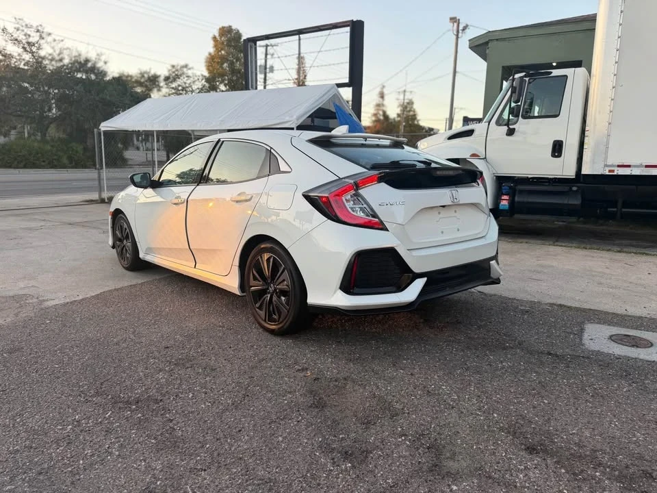 2017 Honda Civic 10th Gen - Image 4 of 17