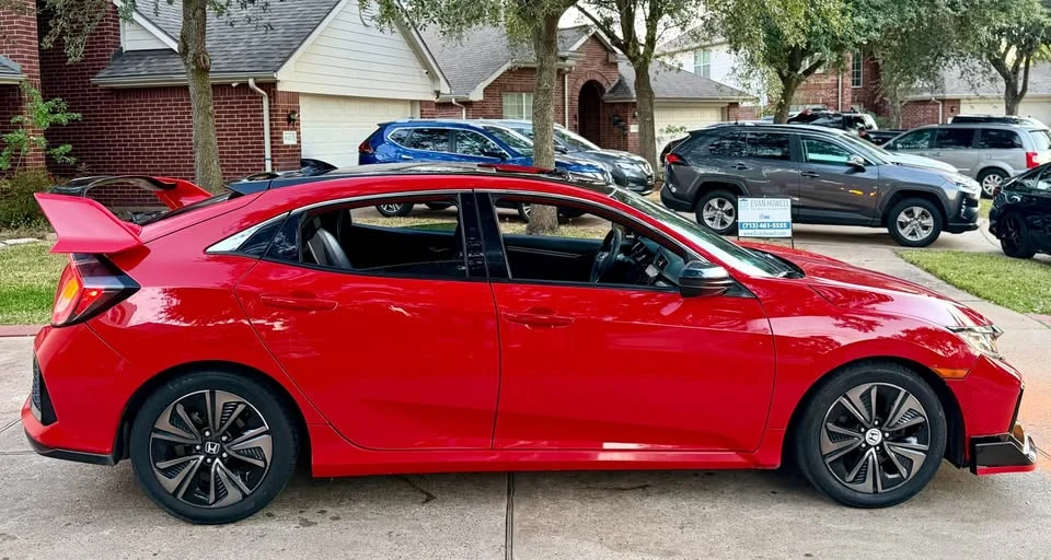 2017 Honda Civic 10th Gen - Image 7 of 17