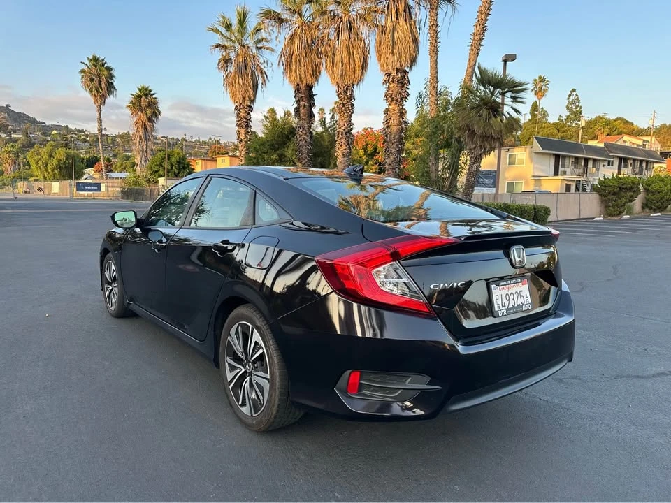 2017 Honda Civic 10th Gen - Image 4 of 11