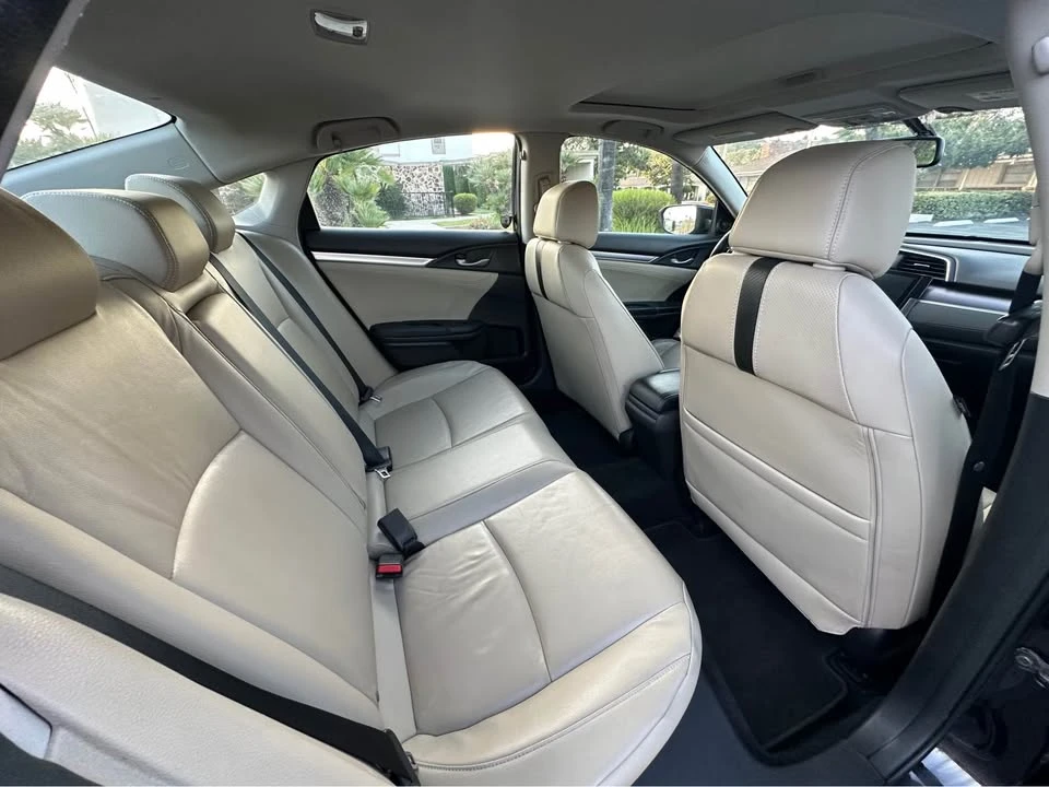 2017 Honda Civic 10th Gen - Image 10 of 11