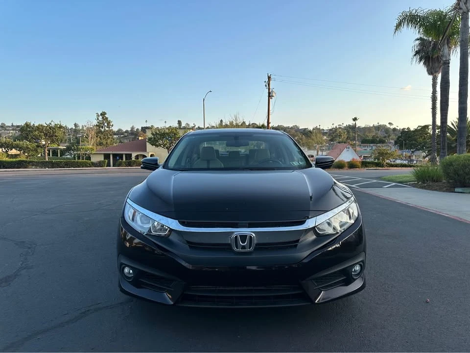 2017 Honda Civic 10th Gen - Image 7 of 11