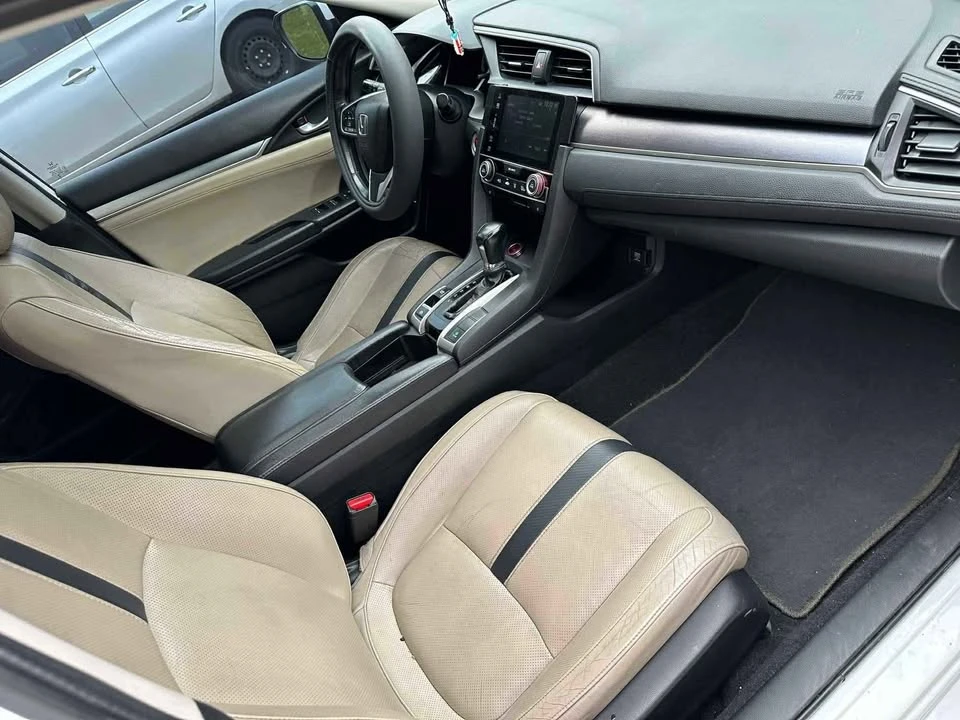 2017 Honda Civic 10th Gen - Image 8 of 19