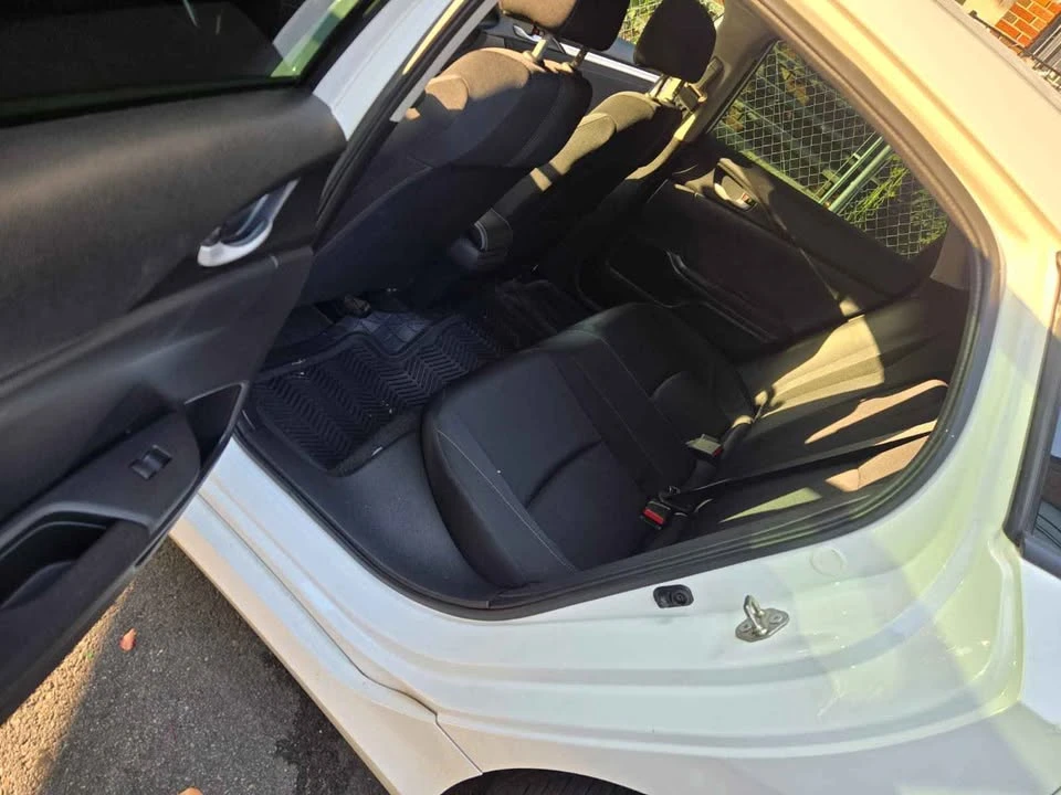2017 Honda Civic 10th Gen - Image 8 of 11