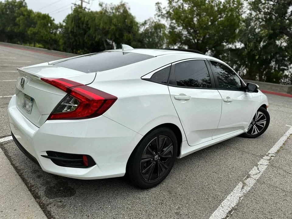 2017 Honda Civic 10th Gen - Image 17 of 19