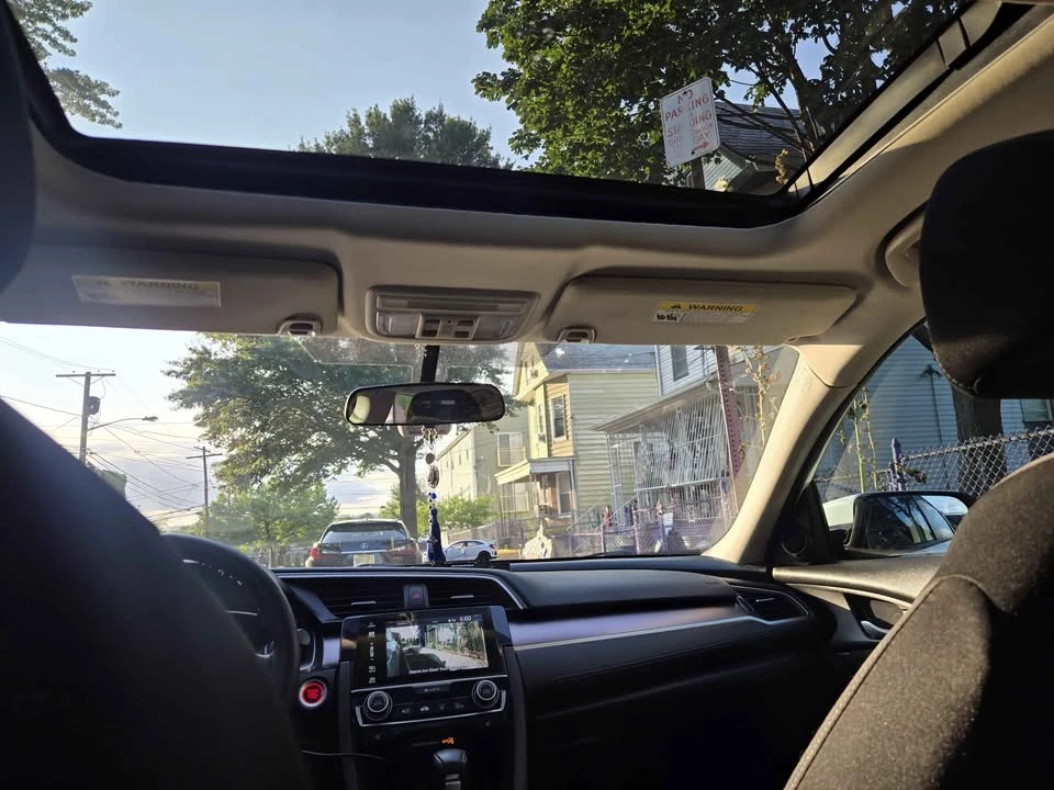 2017 Honda Civic 10th Gen - Image 6 of 11