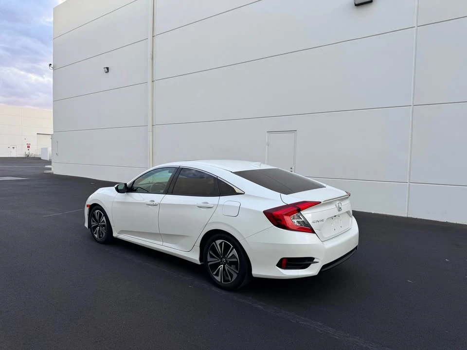 2017 Honda Civic 10th Gen - Image 9 of 13