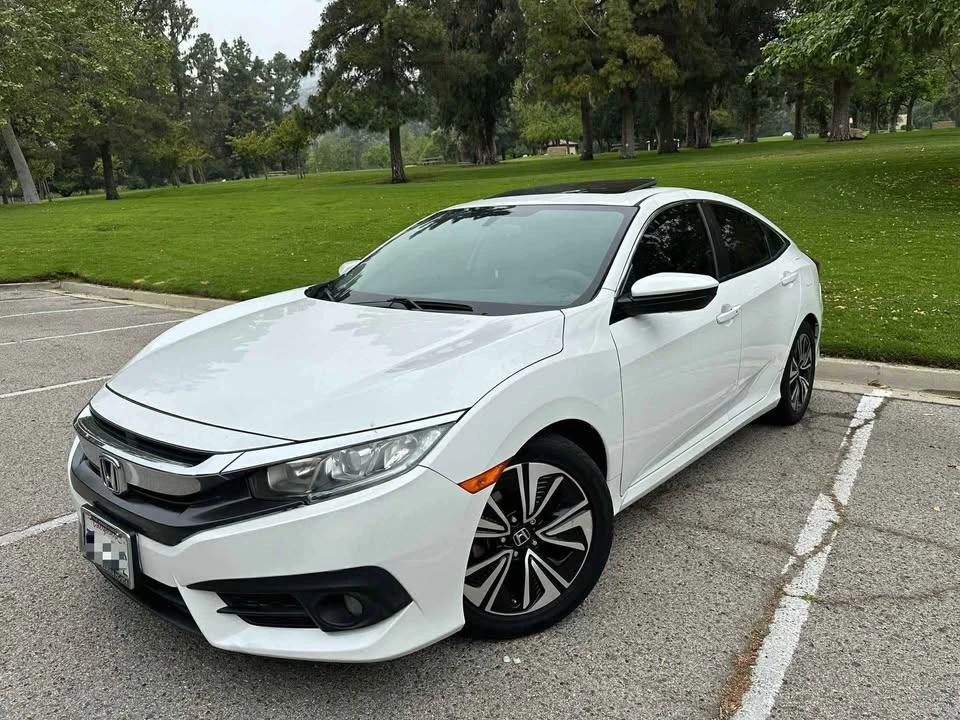 2017 Honda Civic 10th Gen - Image 5 of 19