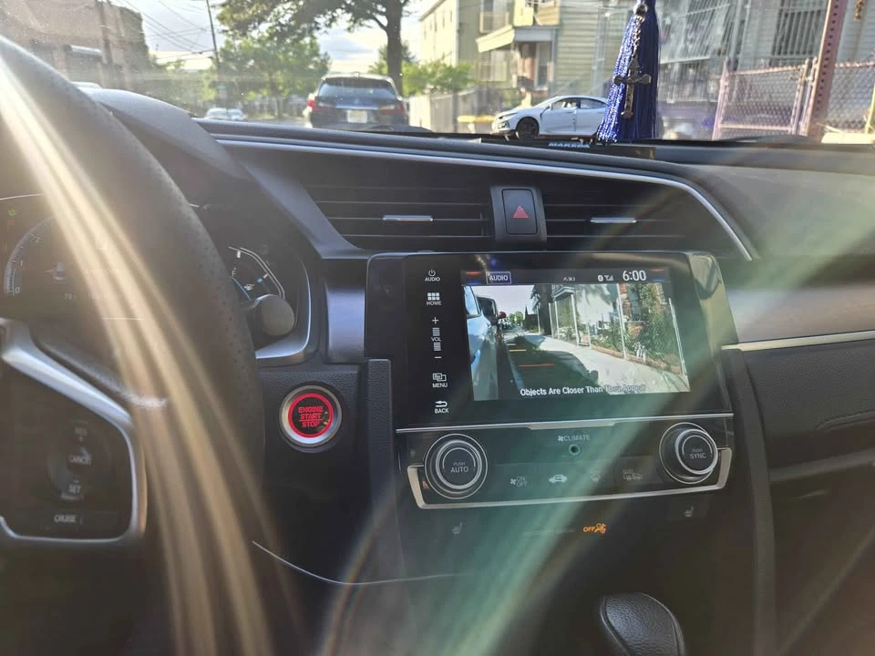 2017 Honda Civic 10th Gen - Image 4 of 11