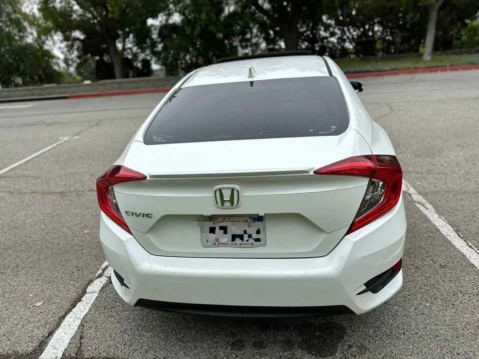 2017 Honda Civic 10th Gen - Image 19 of 19