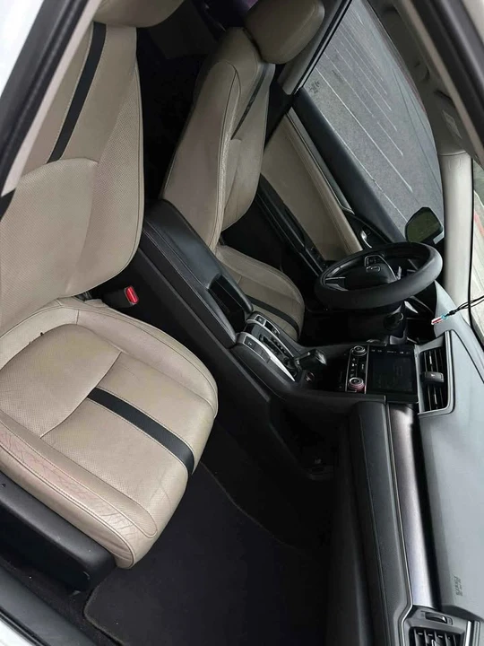 2017 Honda Civic 10th Gen - Image 10 of 19