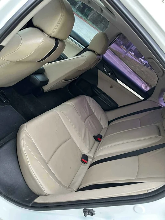 2017 Honda Civic 10th Gen - Image 7 of 19