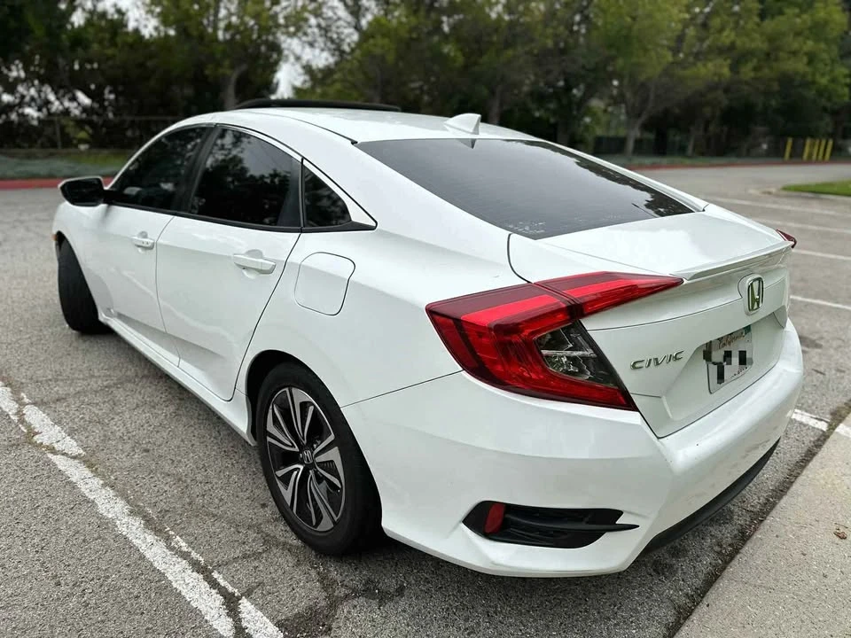2017 Honda Civic 10th Gen - Image 15 of 19