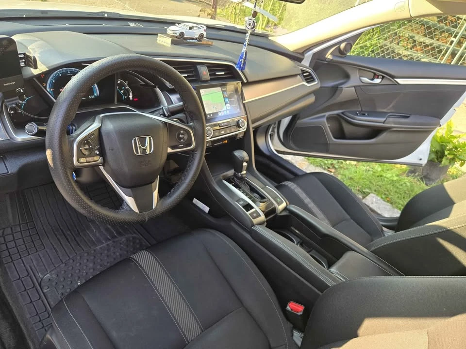 2017 Honda Civic 10th Gen - Image 2 of 11