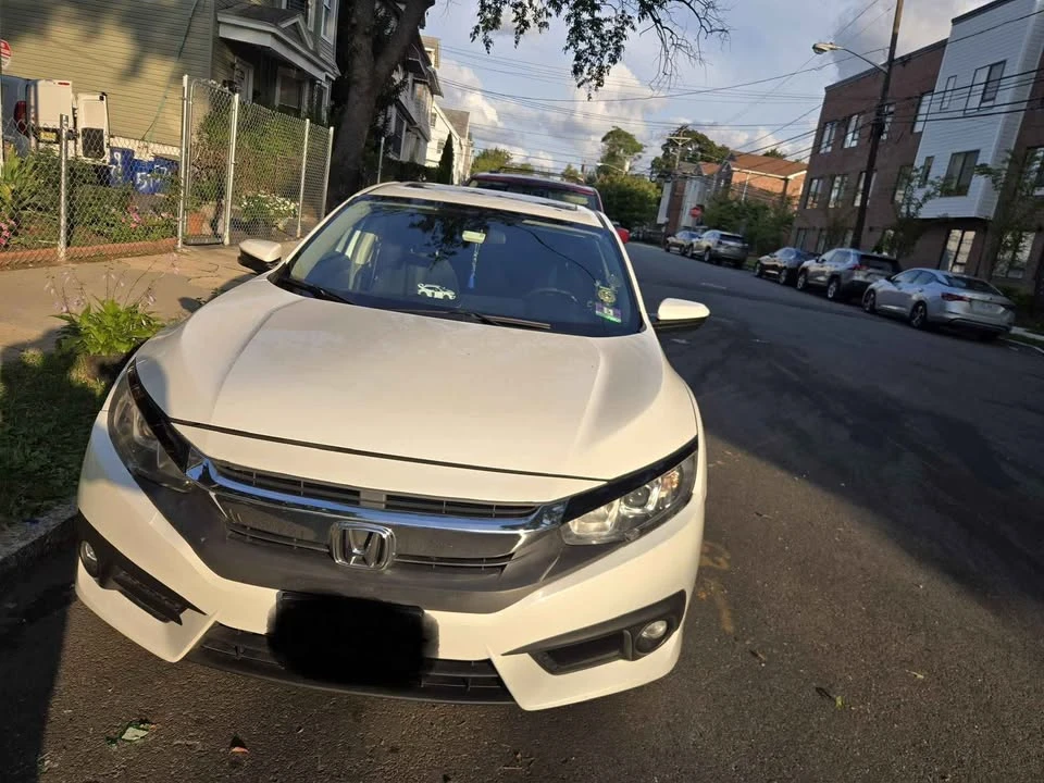 2017 Honda Civic 10th Gen - Image 10 of 11