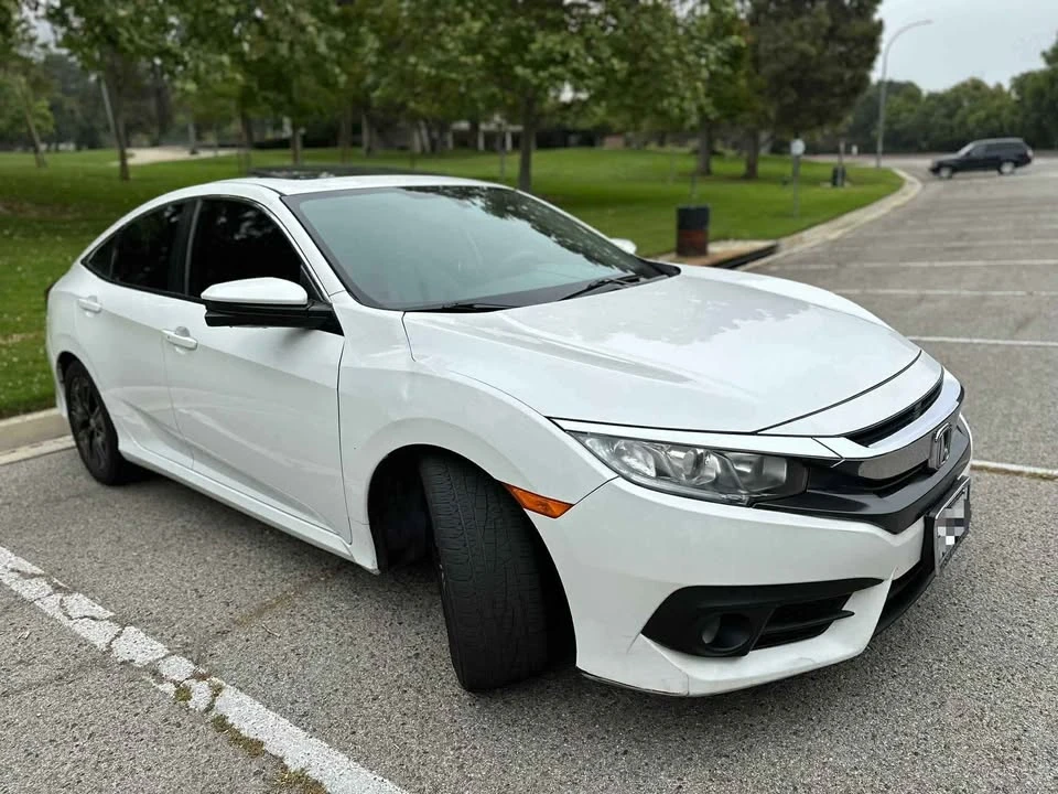 2017 Honda Civic 10th Gen - Image 2 of 19