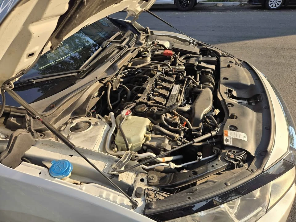 2017 Honda Civic 10th Gen - Image 7 of 11