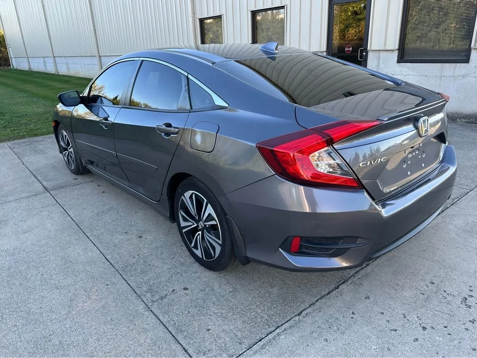2017 Honda Civic 10th Gen - Image 6 of 11