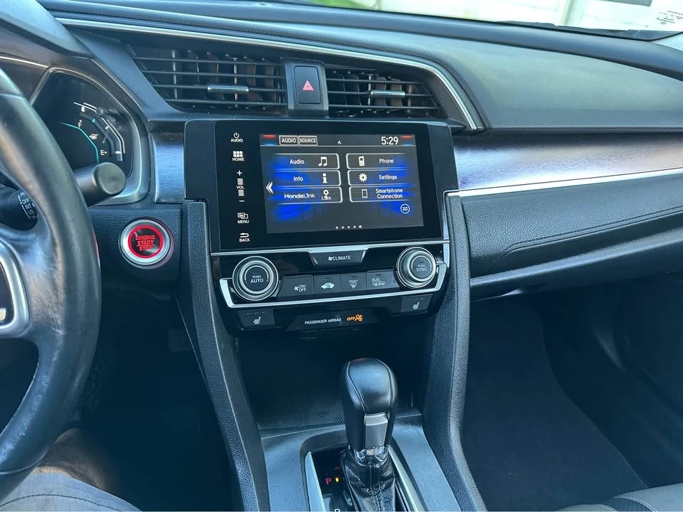 2017 Honda Civic 10th Gen - Image 9 of 11