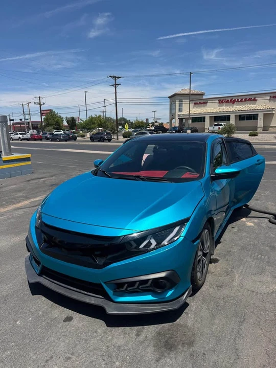 2017 Honda Civic 10th Gen - Image 2 of 11