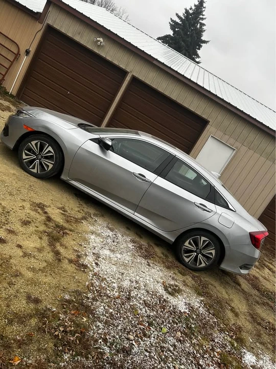 2017 Honda Civic 10th Gen - Image 2 of 12