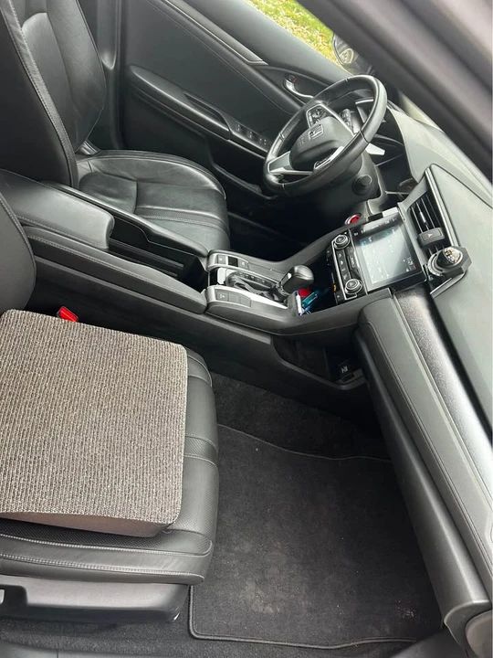 2017 Honda Civic 10th Gen - Image 7 of 12