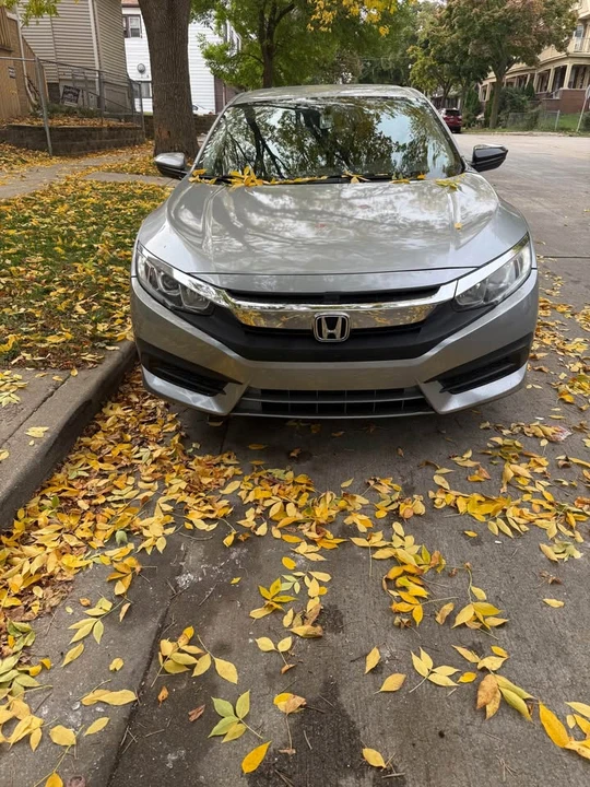 2017 Honda Civic 10th Gen - Image 4 of 7