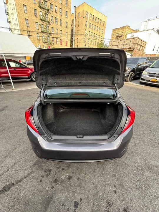 2017 Honda Civic 10th Gen - Image 7 of 17