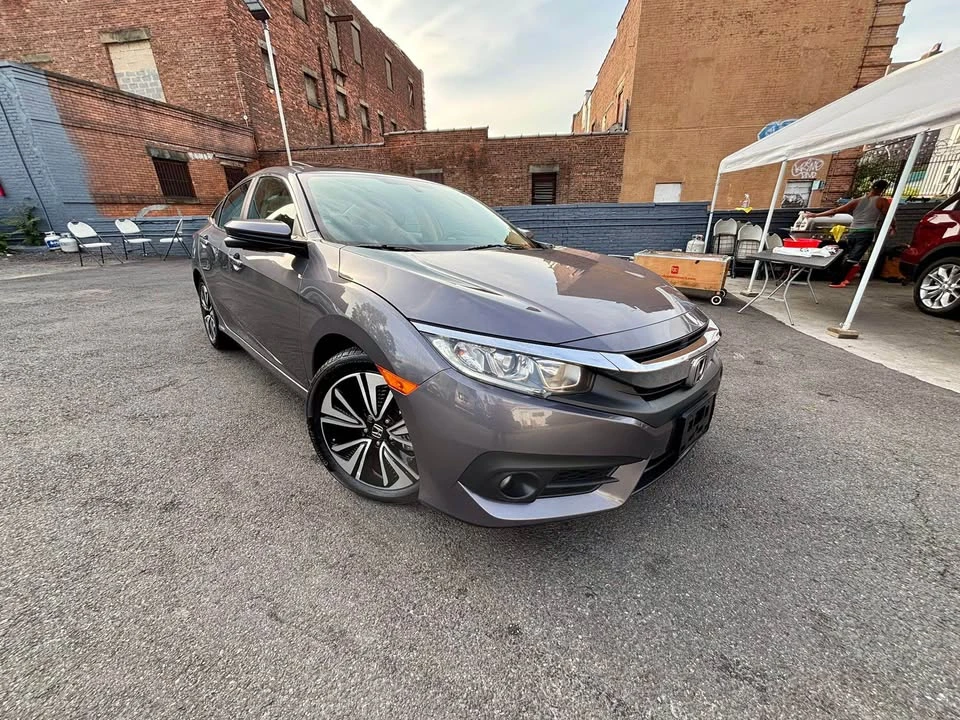 2017 Honda Civic 10th Gen - Image 2 of 17