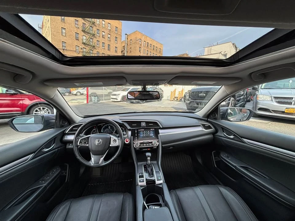 2017 Honda Civic 10th Gen - Image 9 of 17
