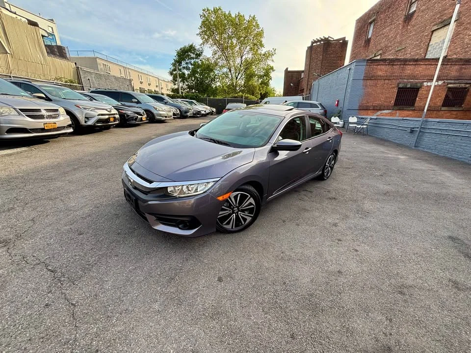 2017 Honda Civic 10th Gen - Image 8 of 17