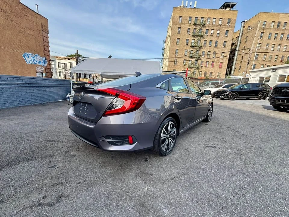 2017 Honda Civic 10th Gen - Image 4 of 17