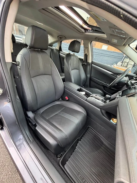 2017 Honda Civic 10th Gen - Image 10 of 17