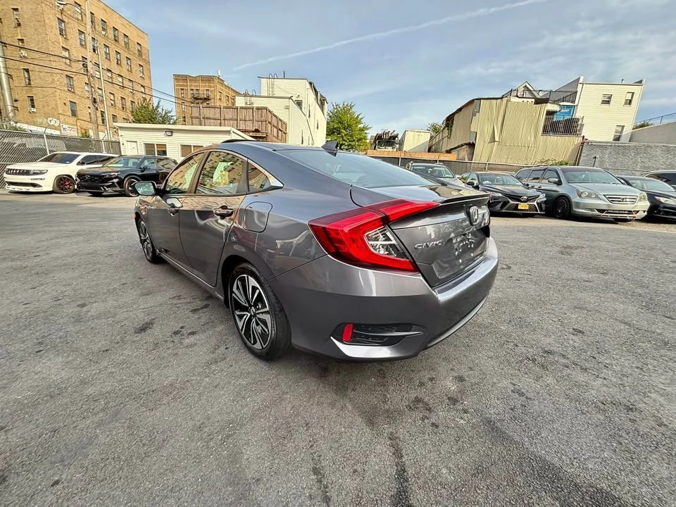 2017 Honda Civic 10th Gen - Image 6 of 17