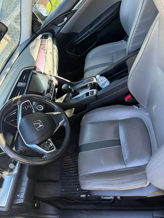 2017 Honda Civic 10th Gen - Image 5 of 6