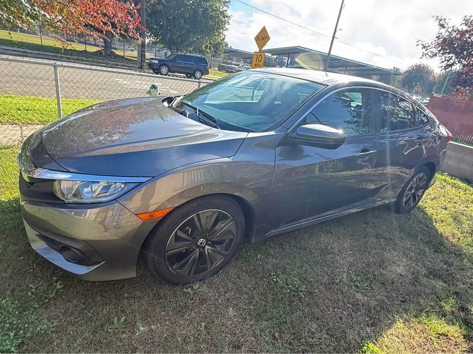 2017 Honda Civic 10th Gen - Image 3 of 6