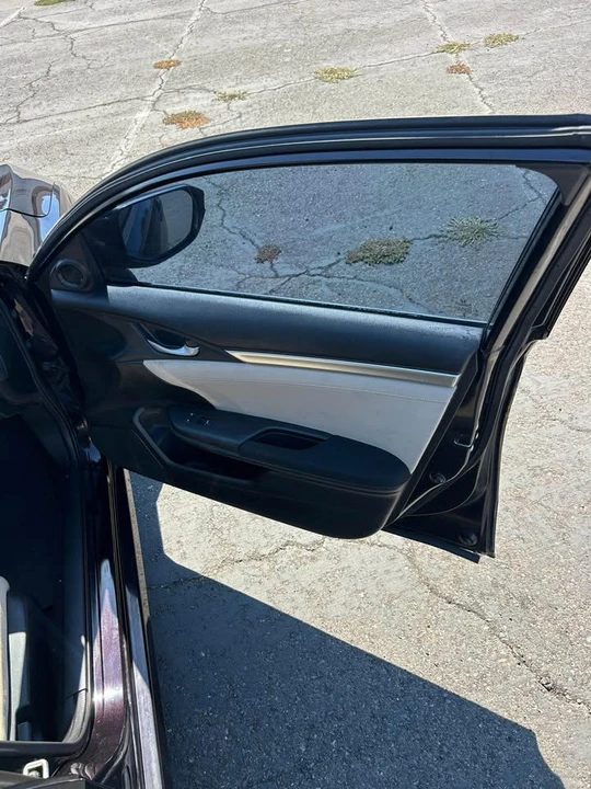 2017 Honda Civic 10th Gen - Image 10 of 17