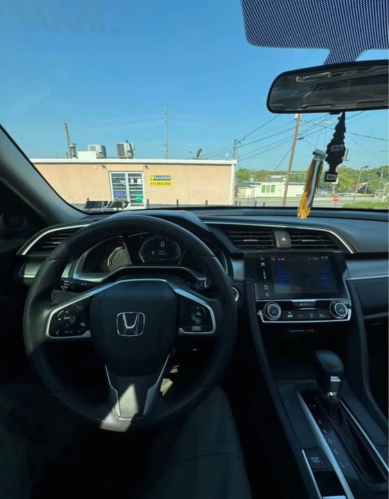 2017 Honda Civic 10th Gen - Image 11 of 12