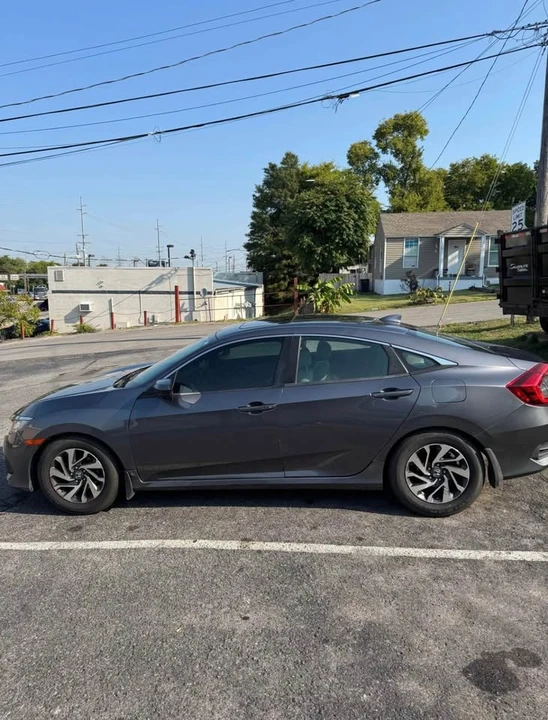 2017 Honda Civic 10th Gen - Image 4 of 12
